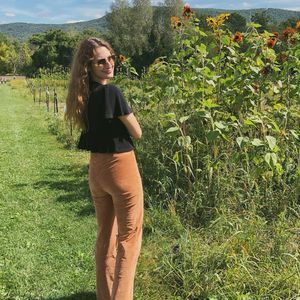 Meet your Posher, Cassandra